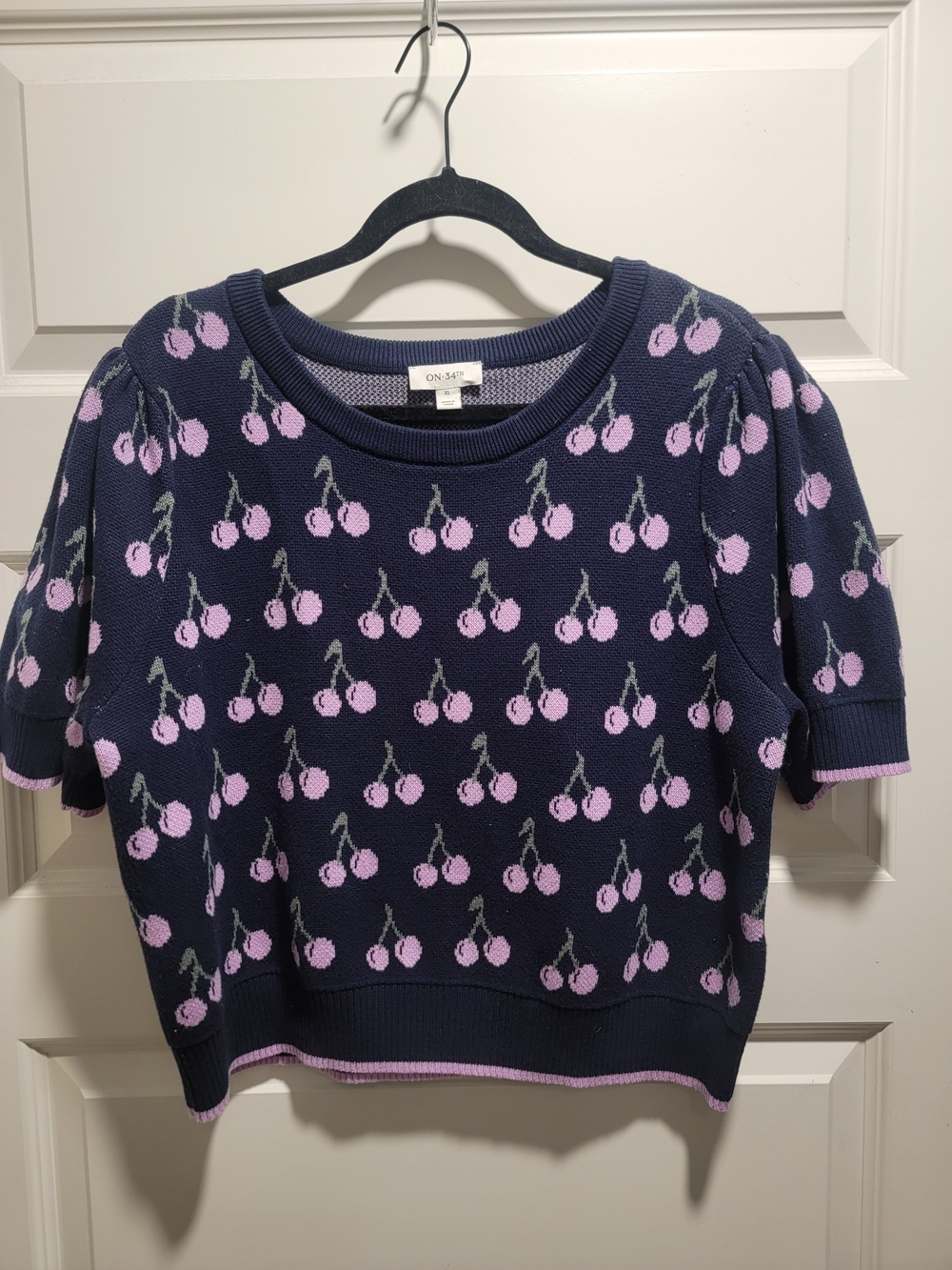 Navy Short Sleeve Sweater W. Cherries - sz XL